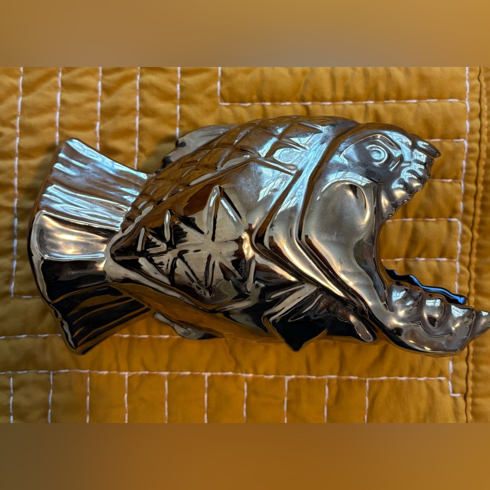 Disney Enchanted Tiki Bar Trader Sam's Golden Piranha Tiki Mug Rare